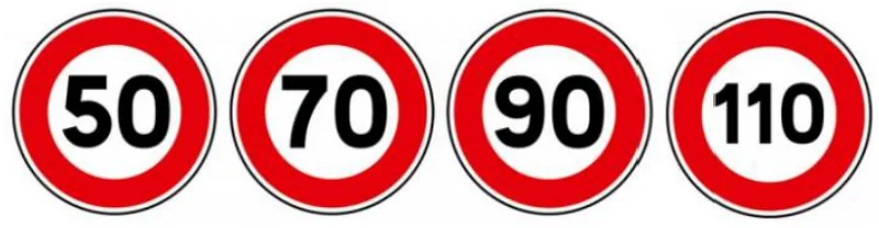 Quatre panneaux de limitation de vitesse : 50, 70, 90 et 110 (km/h).